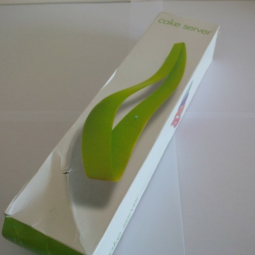 New cake serve - new, green